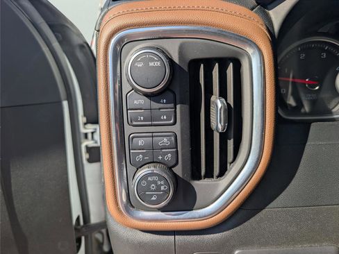 Used 2022 Chevrolet Silverado 3500 High Country image 28