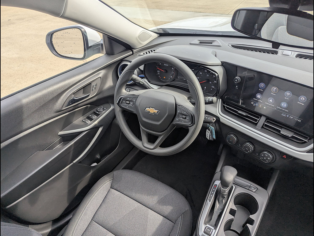 New 2026 Chevrolet Trax LS w/ LS Convenience Package FWD image 16