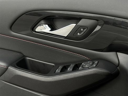 Certified 2023 Chevrolet Traverse RS image 25