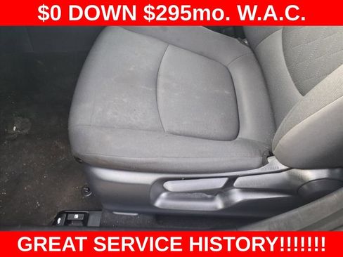 Used 2021 Toyota Corolla LE image 9