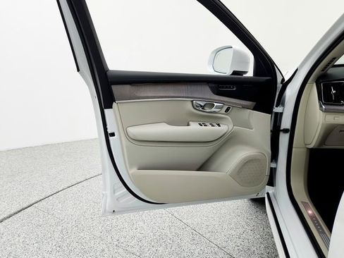 New 2026 Volvo XC90 B6 Ultra image 23