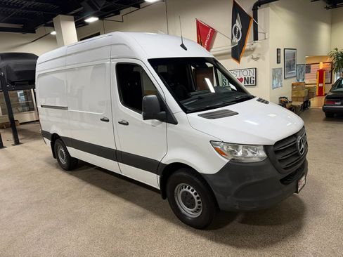 Used 2020 Mercedes-Benz Sprinter 2500 image 13