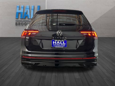 Certified 2024 Volkswagen Tiguan SE R-Line image 5