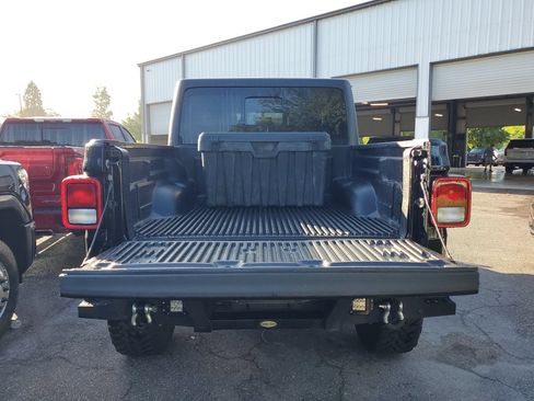 Used 2023 Jeep Gladiator Overland AWD/4WD image 8