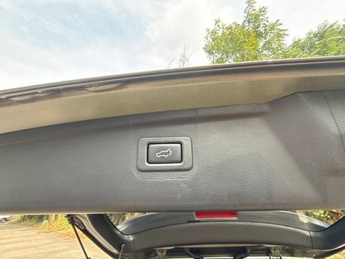 Used 2019 Subaru Outback 2.5i Touring w/ Protection Package #1 AWD/4WD image 11