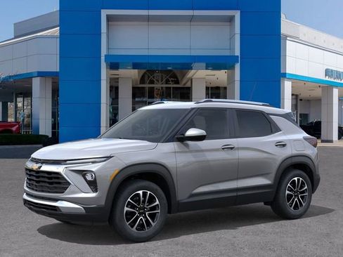 New 2026 Chevrolet TrailBlazer LT image 2