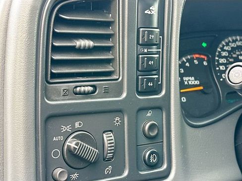 Used 2006 GMC Sierra 3500 SLE w/ Snow Plow Prep Package image 11