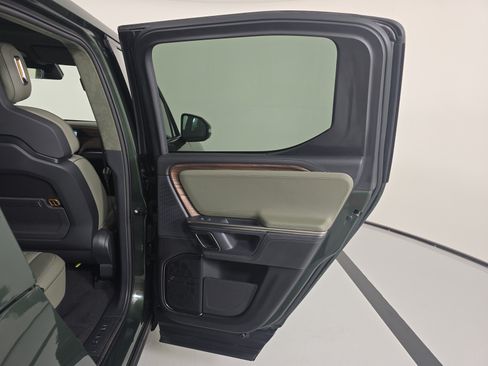 Used 2023 Rivian R1T Adventure AWD/4WD image 19