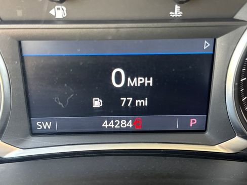 Used 2024 GMC Terrain AT4 image 24