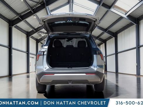 Used 2025 Chevrolet Equinox LT FWD image 25