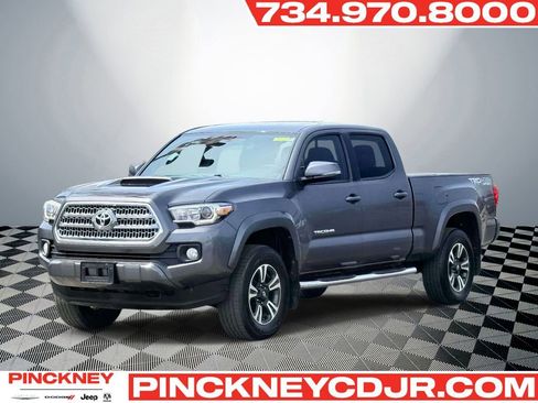 Used 2016 Toyota Tacoma TRD Off-Road AWD/4WD image 1