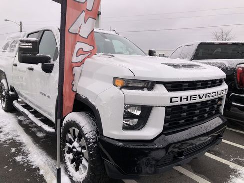 Used 2020 Chevrolet Silverado 2500 Custom w/ Custom Value Package image 7