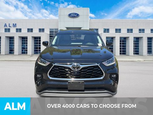 Used 2021 Toyota Highlander Platinum AWD/4WD image 2