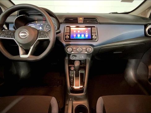 Used 2025 Nissan Versa SV FWD image 7