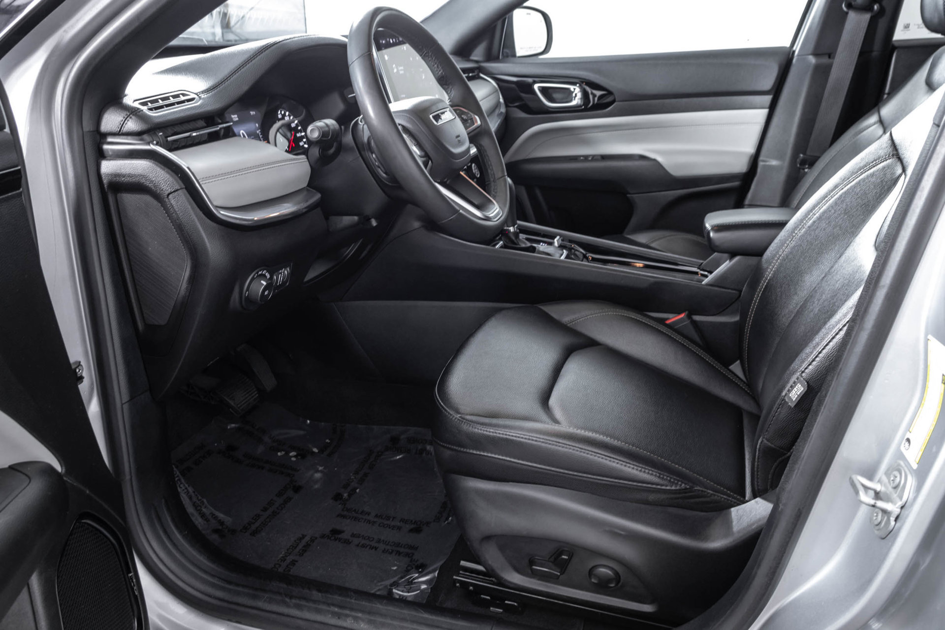 Used 2024 Jeep Compass Limited AWD/4WD image 7