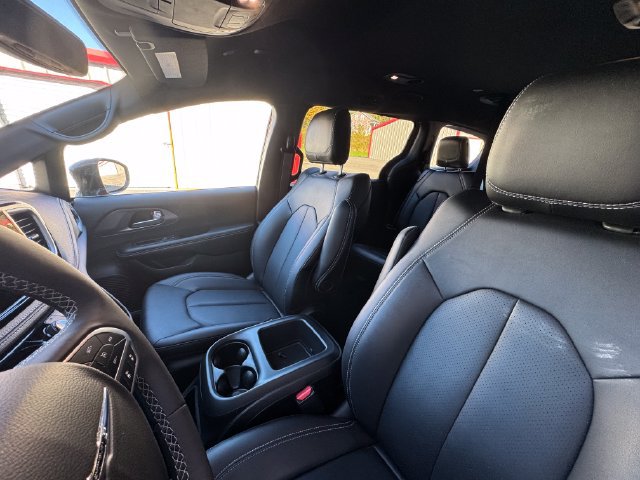 New 2026 Chrysler Pacifica Select FWD image 40
