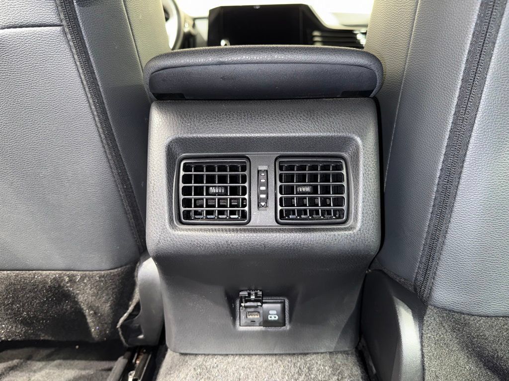 Used 2025 Toyota Camry SE FWD image 19