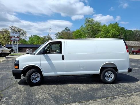 New 2026 GMC Savana 2500 w/ Driver Convenience Package RWD image 12