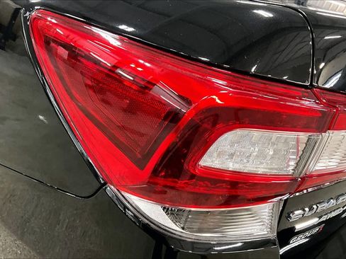 Used 2018 Subaru Impreza 2.0i Premium image 28