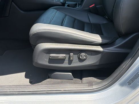 Used 2025 Honda CR-V EX-L image 13