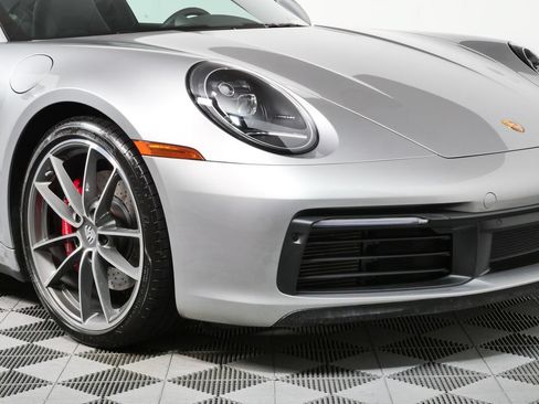 Certified 2024 Porsche 911 Carrera 4S AWD/4WD image 27