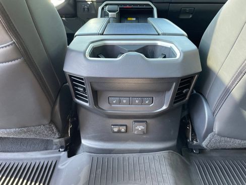 Used 2024 Toyota Tundra Platinum AWD/4WD image 37