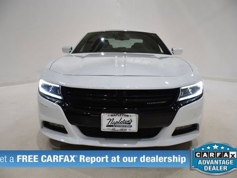Used 2022 Dodge Charger SXT image 2