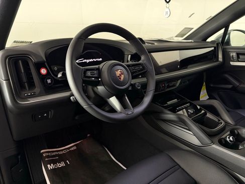 New 2026 Porsche Cayenne Coupe image 4