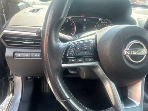 Used 2024 Nissan Altima 2.5 SV w/ SV Premium Package FWD image 14