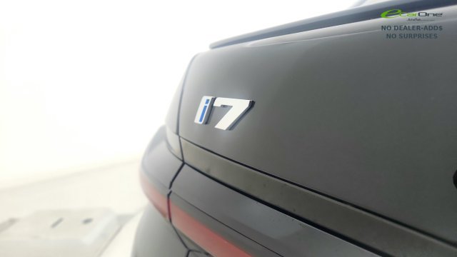 Used 2025 BMW i7 eDrive50 w/ M Sport Package RWD image 37