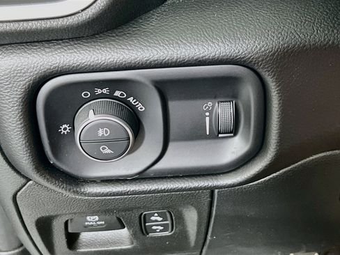 Used 2022 RAM 1500 Big Horn AWD/4WD image 10