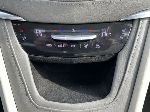 Used 2017 Cadillac XT5 Premium Luxury AWD/4WD image 18