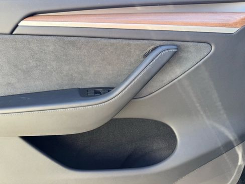 Used 2024 Tesla Model Y Performance image 14