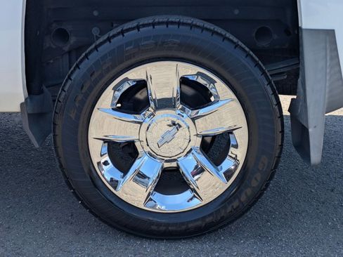 Used 2018 Chevrolet Silverado 1500 LT w/ LT Eassist Package AWD/4WD image 23