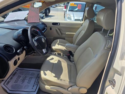 Used 2008 Volkswagen Beetle S image 15