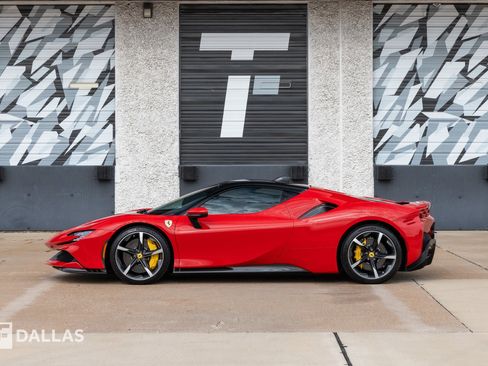 Used 2021 Ferrari SF90 Stradale image 10