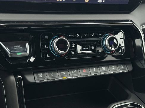 Used 2026 GMC Sierra 2500 AT4X image 20