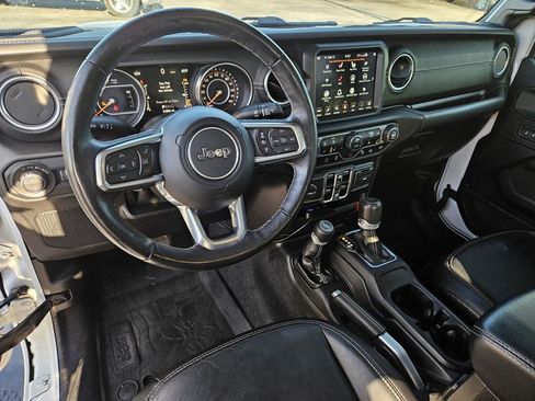 Used 2020 Jeep Gladiator Overland image 14