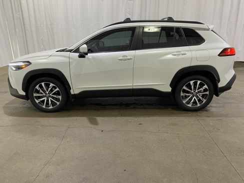 Certified 2023 Toyota Corolla Cross XLE w/ Convenience Package image 7