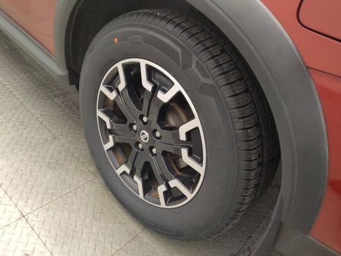 Used 2019 Nissan Pathfinder SL AWD/4WD image 31