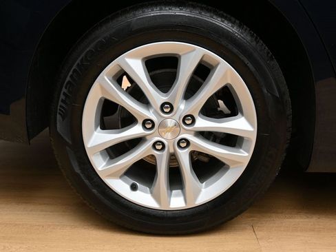 Used 2018 Chevrolet Malibu LT image 14