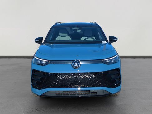 New 2026 Volkswagen Tiguan SE R-Line image 8