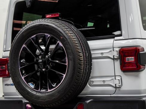 Used 2023 Jeep Wrangler Unlimited Sahara w/ Cold Weather Group image 13