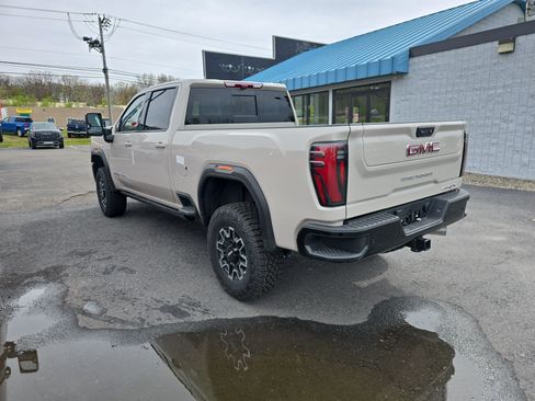 New 2026 GMC Sierra 2500 AT4X w/ LPO, Black Badging Package AWD/4WD image 5