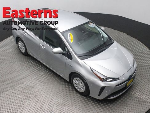 Used 2022 Toyota Prius LE image 3