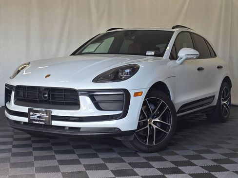 Certified 2023 Porsche Macan AWD/4WD image 1