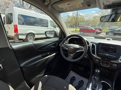 Used 2019 Chevrolet Equinox LT FWD image 12