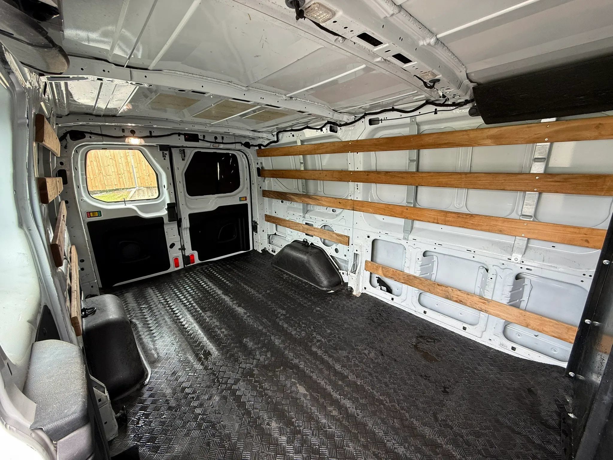 Used 2019 Ford Transit 250 130 Low Roof w/ Exterior Upgrade Package RWD image 12