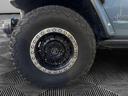 Used 2024 Jeep Wrangler Unlimited Rubicon 4xe image 36