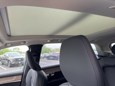 New 2025 Volvo XC90 T8 Plus image 13